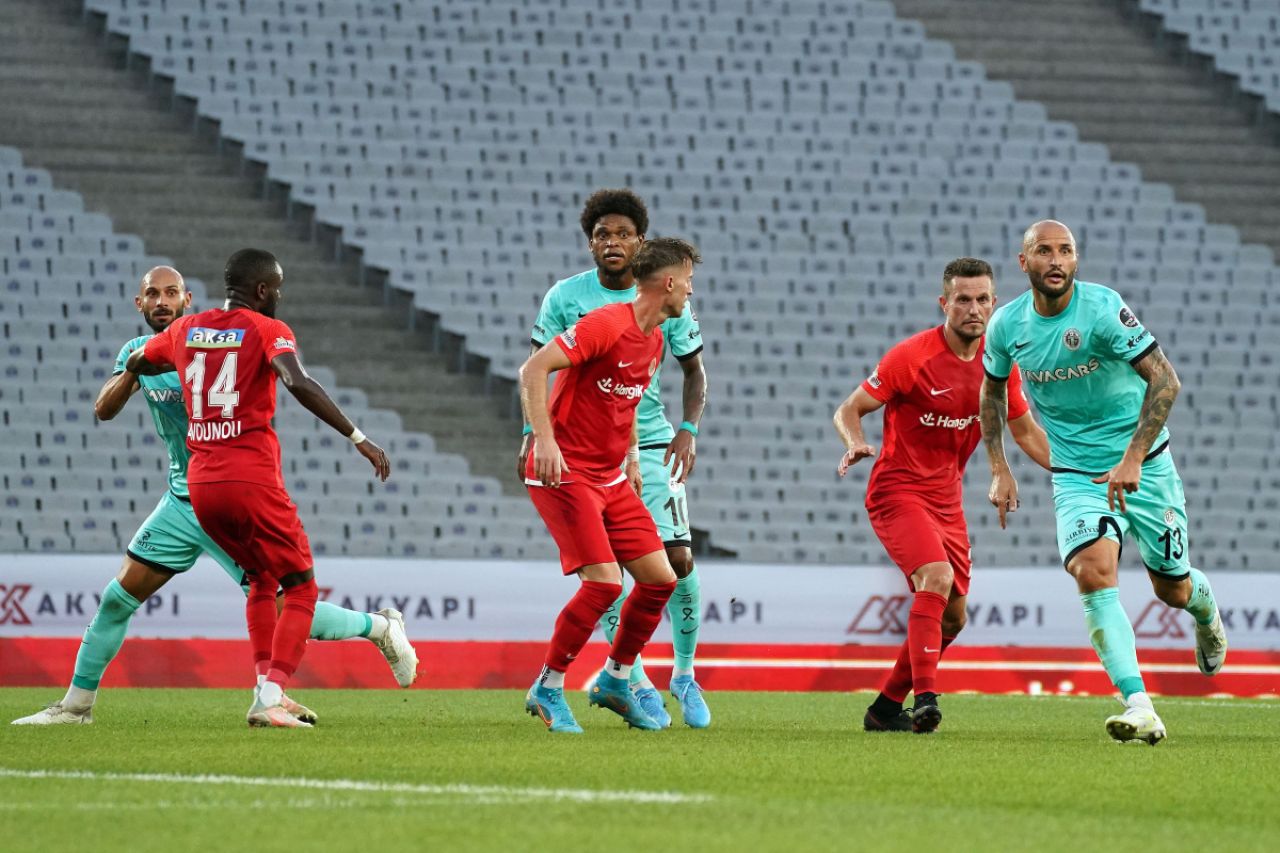 Antalyaspor Ankara'dan 1 puanla dönüyor