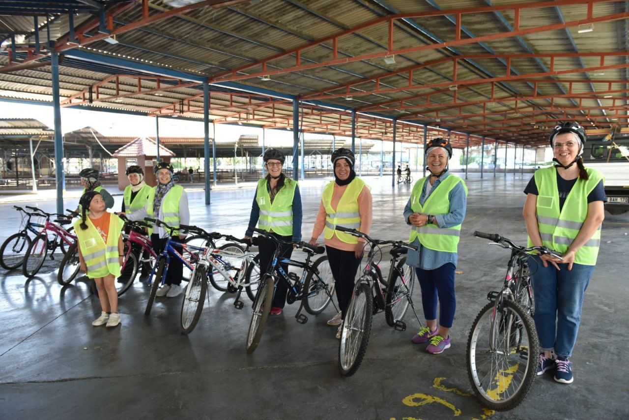 Kepez'de Kadınlar Hayallerine Pedal Çevirdi