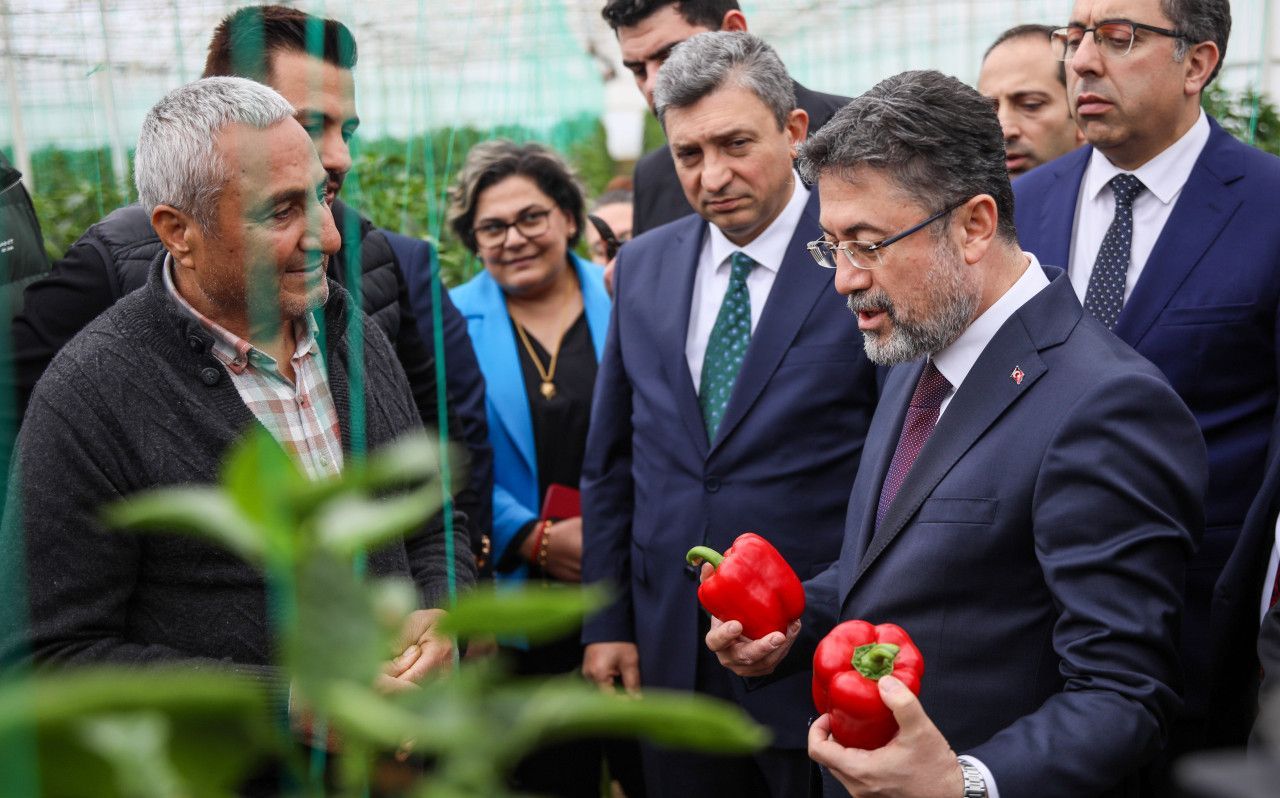 Tarım ve Orman Bakanı Antalya'da Sera İncelemelerinde Bulundu