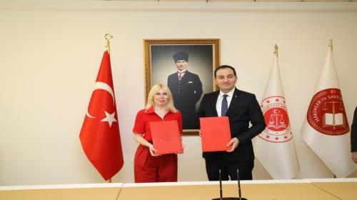 Akdeniz Üniversitesi ile Antalya Adliyesi arasında iki protokol imzalandı