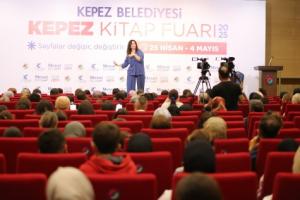 Yazar Dilek Cesur'dan Duygusal Konuşma
